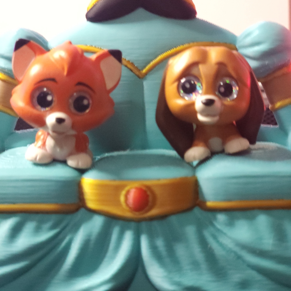 Copper And Todd Disney Doorable Set *Couch Not Included*